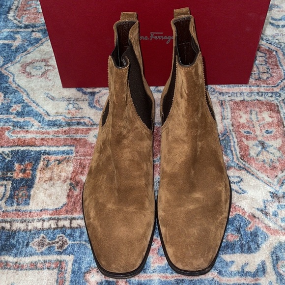 ❗️$860 FERRAGAMO MENS CHELSEA BOOT❗️worn once! - Picture 2 of 6